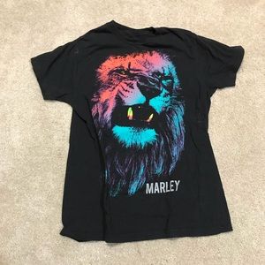 Black lion t-shirt
